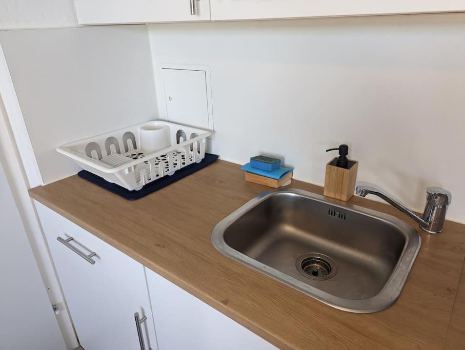 Lovely Studio With Free Parking On Premisis Asten Extérieur photo